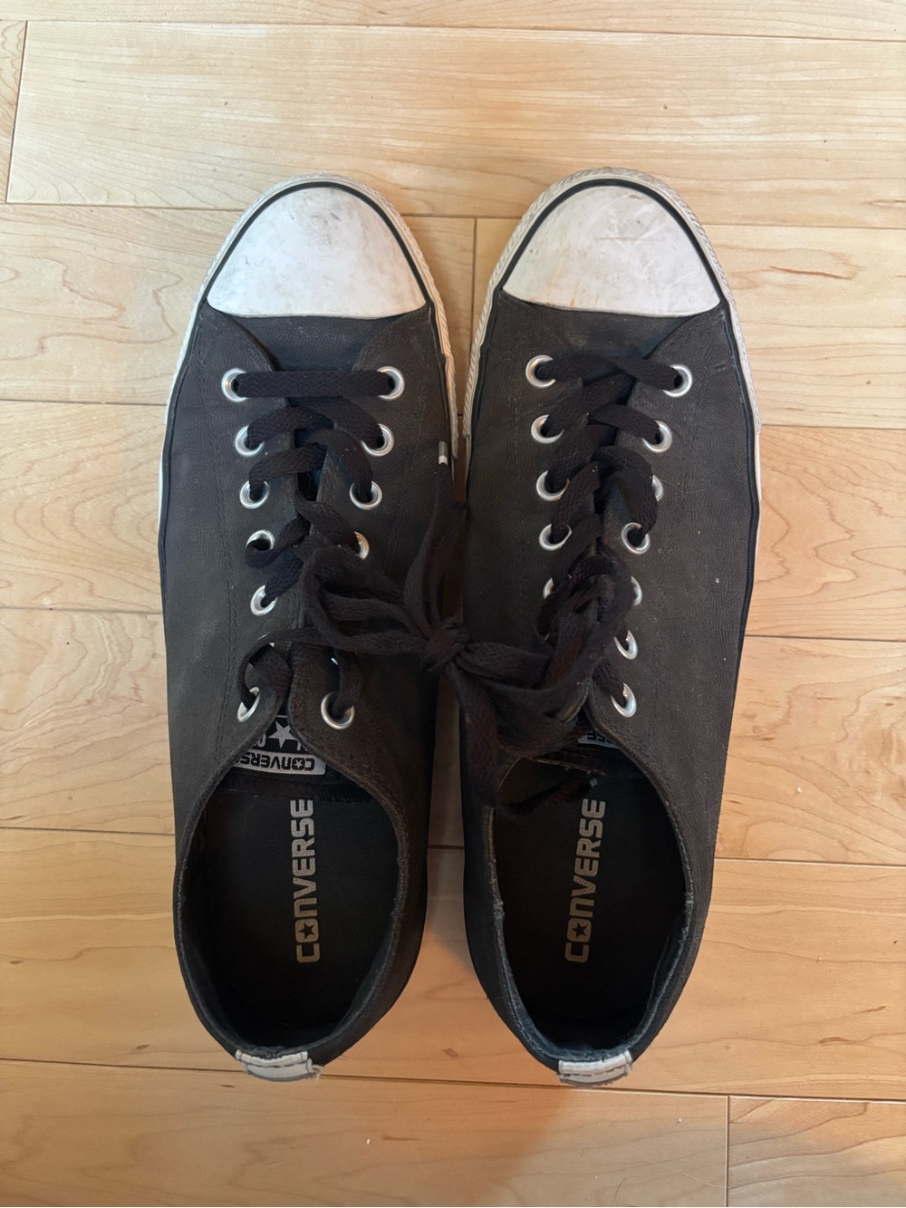 Converse Leather Classic Low-Top Sneakers - Black